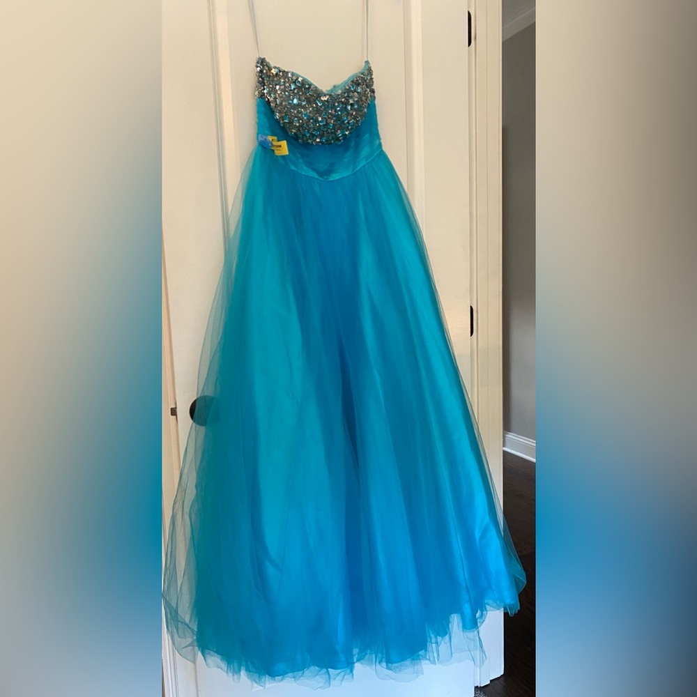 Sean Couture Prom Dress, Small